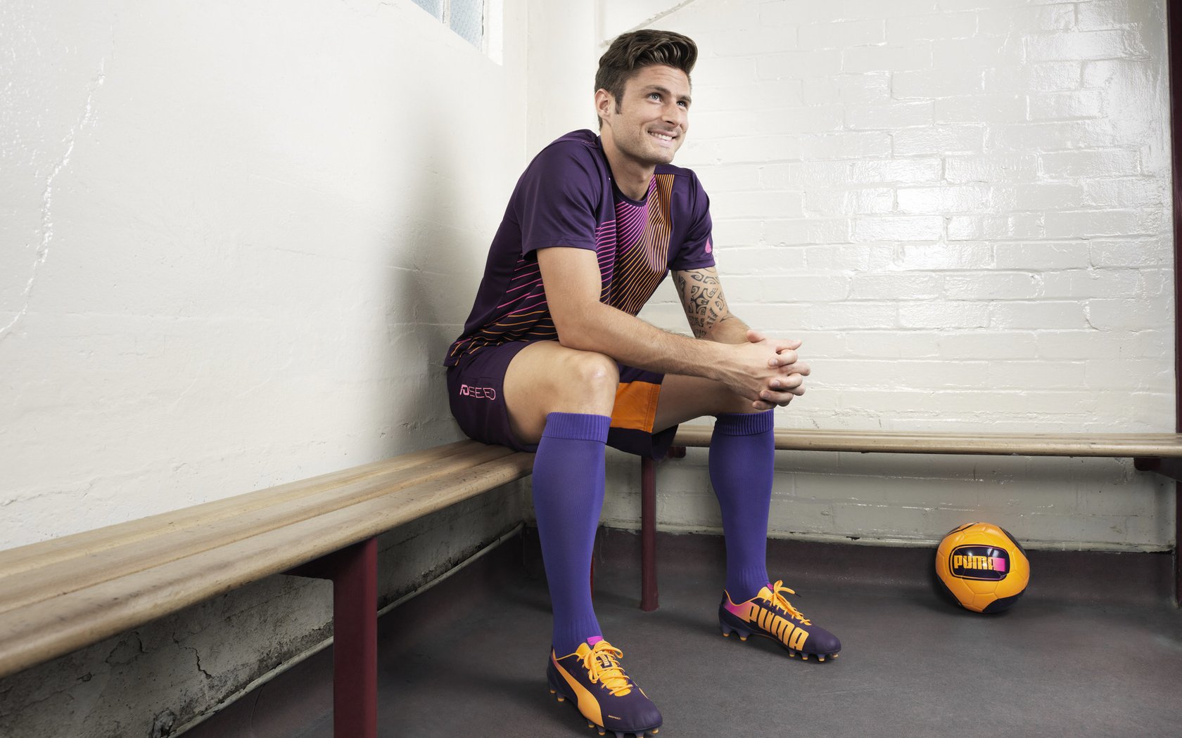 九游软件-“明星+普通人”的奇妙结合：篮球联谊创造无限可能，篮球明星合体照