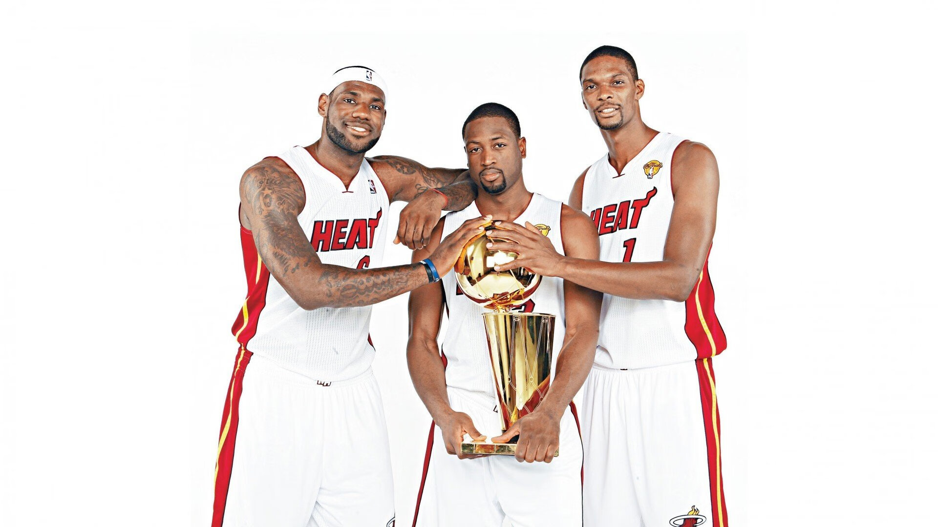 “英超激烈角逐：夺冠悬念持续升温”，英超争冠